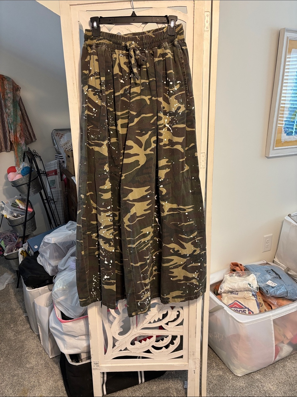 Camouflage Print Wide leg Pants with Paint-Splatter Detail - Olive Green